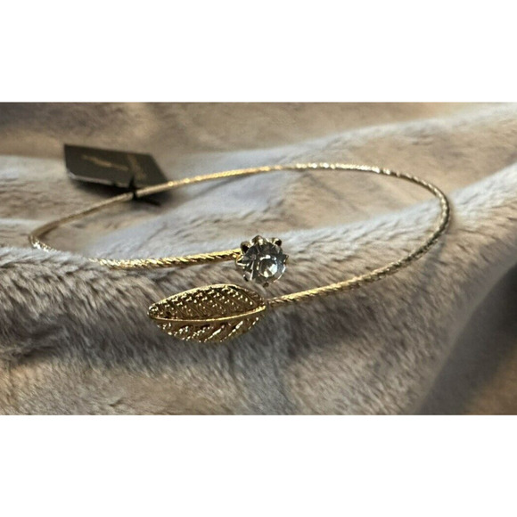 Gold Tone Clear Rhinestone Leaf Open Slim Bangle Bracelet Minor Flaw One Size - Picture 4 of 6
